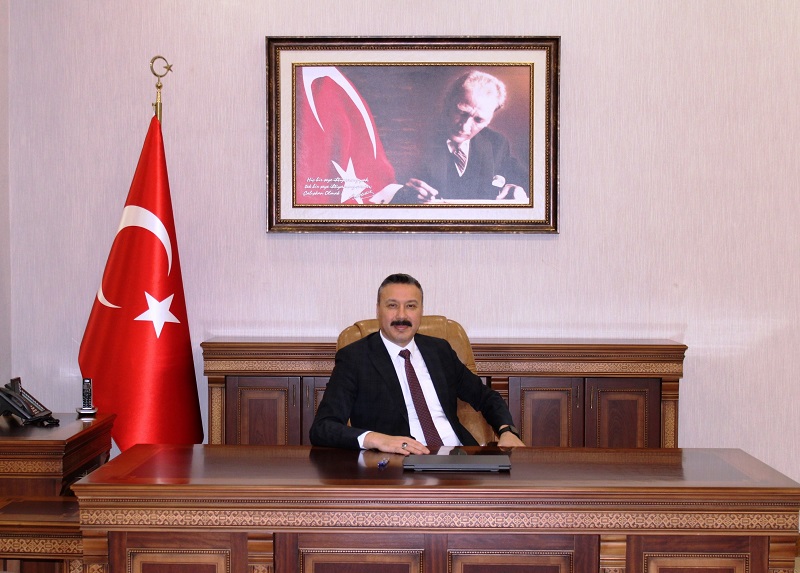 Kaymakam Sayın Müfit Gültekin’in 25 Kasım Kadına Yönelik Şiddete Karşı Uluslararası Mücadele Günü Mesajı